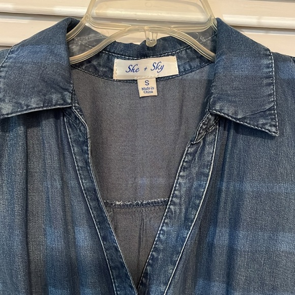 Denim dress with tie belt - Picture 2 of 5